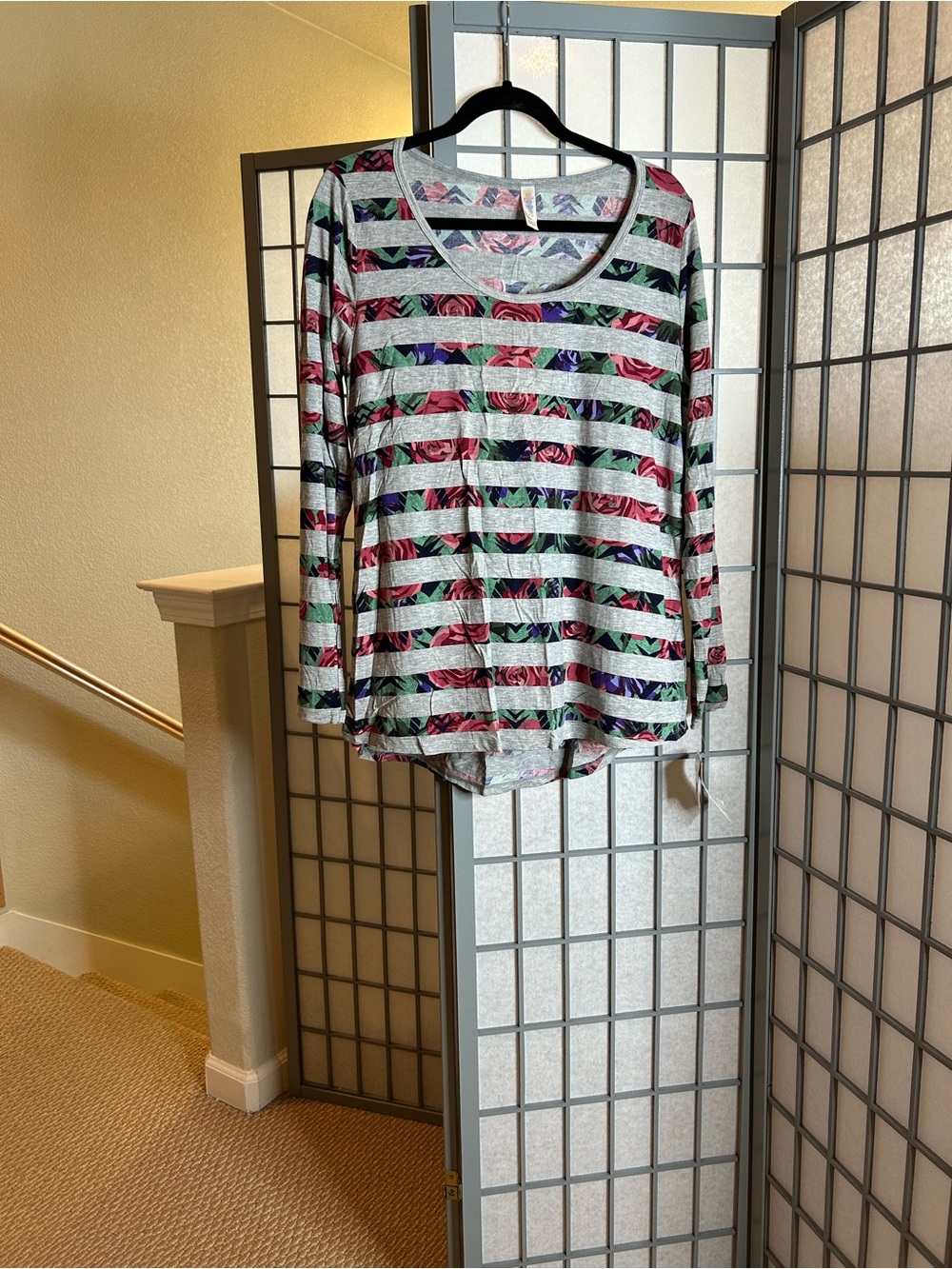 NWT LuLaRoe Lynnae Multicolor Striped Rose Print Long Sleeve Top